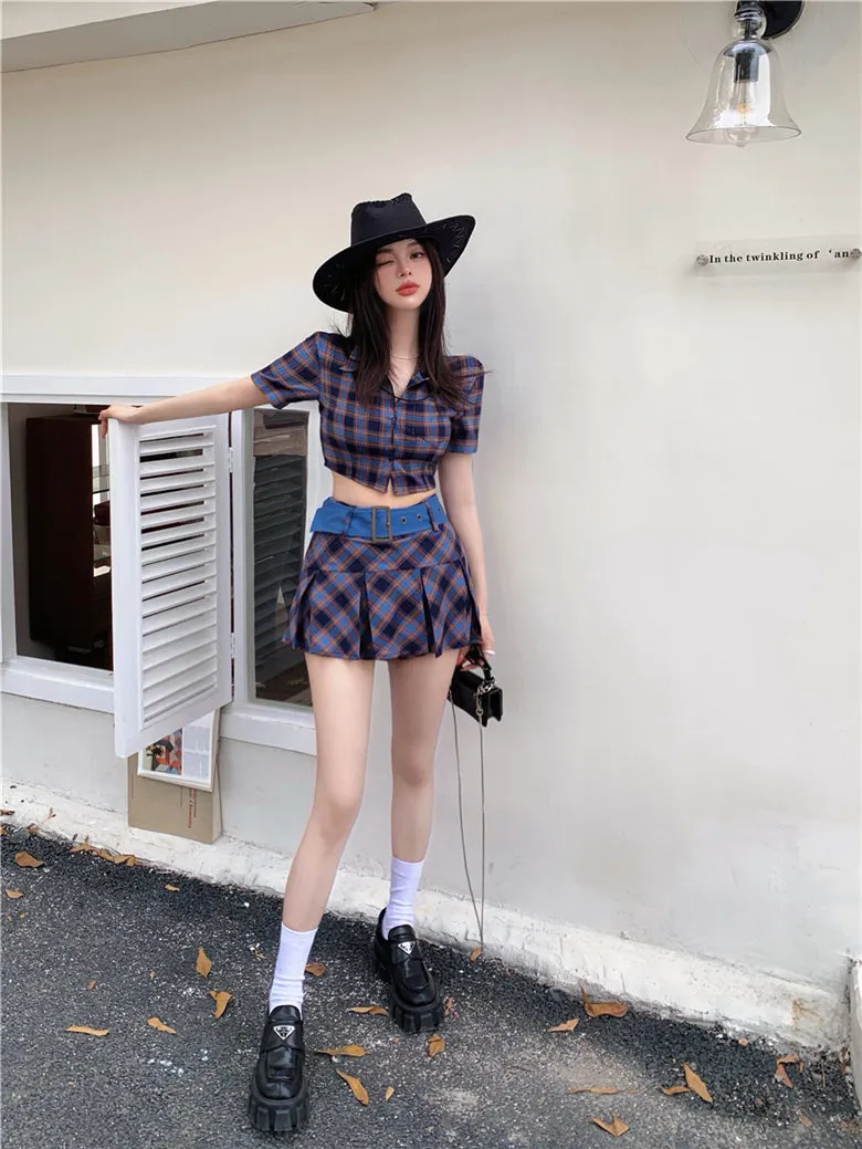 Two-Piece-Set: Cropped Plaid Shirt   Matching Pleated Skirt