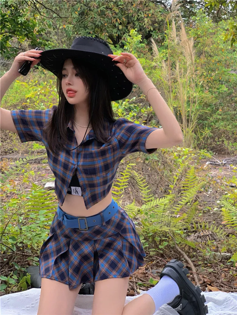 Two-Piece-Set: Cropped Plaid Shirt   Matching Pleated Skirt